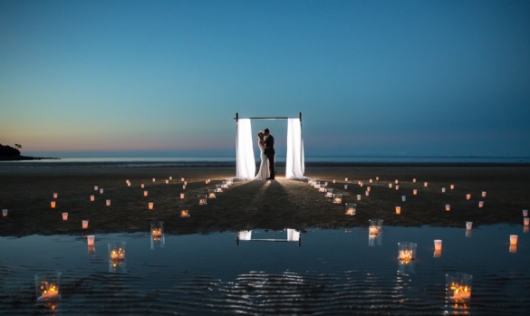 Op het strand trouwen